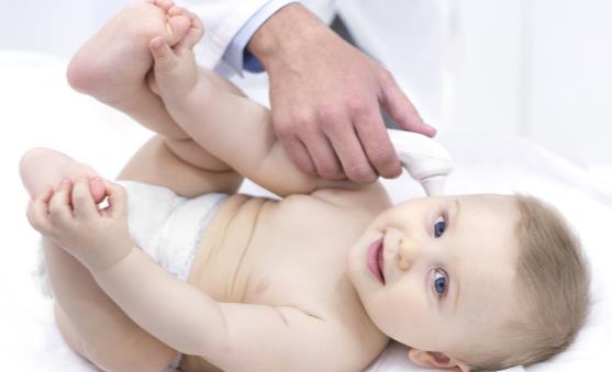 给宝宝退热还在犯这些误区吗 简单易学的宝宝发烧护理方式-八福集