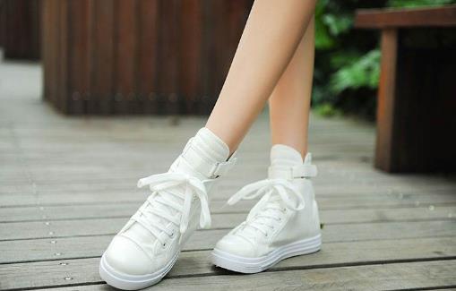 白色帆布鞋的清洗方法-八福集