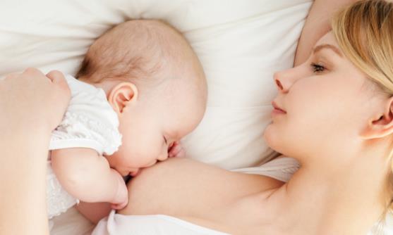母乳喂养到几岁才最好?至少喂到1岁以后