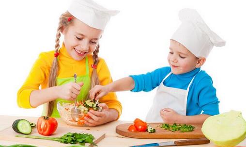 和孩子玩角色游戏的好处-八福集