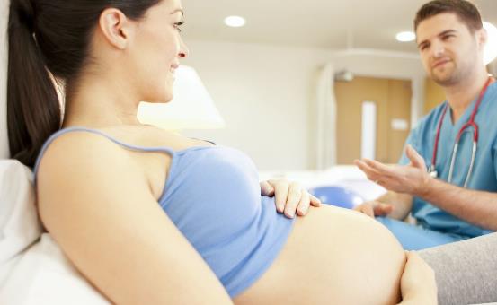 孕妇待产必备用品有哪些 孕妇待产前准备什么食物-八福集