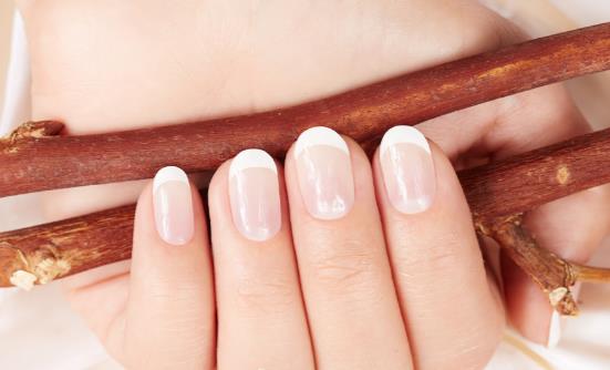 指甲保养也是一门学问 如何处理指甲表面不光滑的情况-八福集