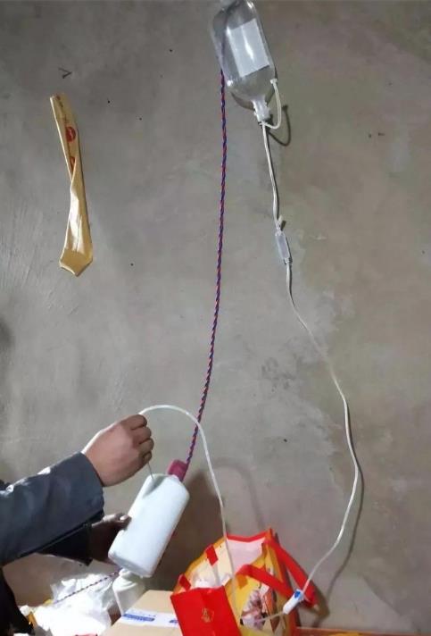 假酒!真瓶装假茅台骗术 嫌疑人借豪车卖货