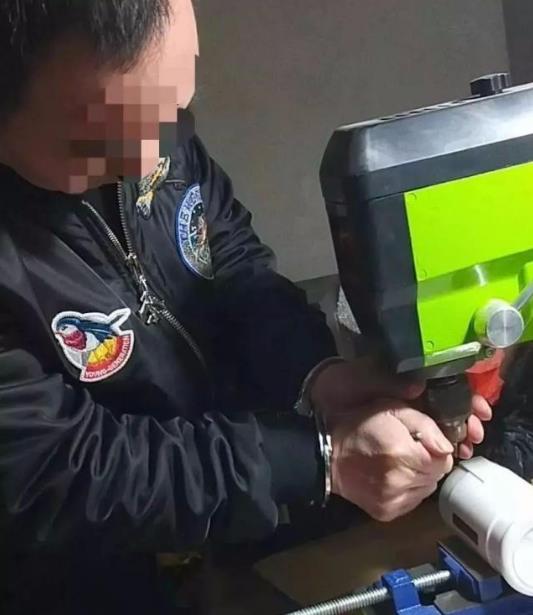 假酒!真瓶装假茅台骗术 嫌疑人借豪车卖货