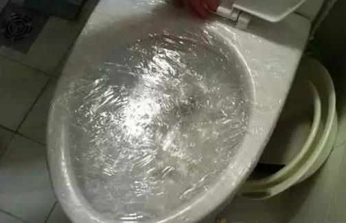 家里的马桶经常堵怎么办 家用马桶疏通有妙招-八福集