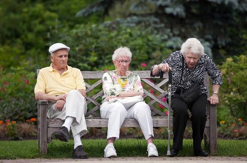 老年人春游别少了这些东西-八福集