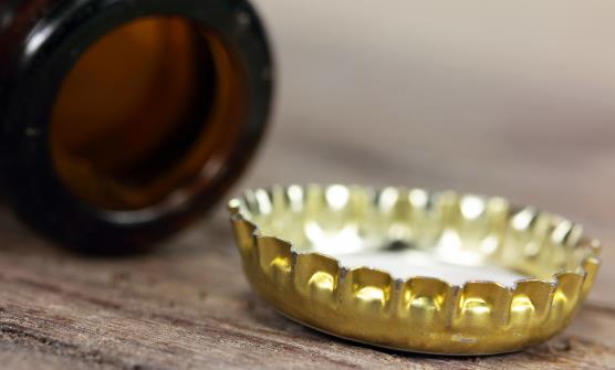 分享通用开瓶盖的小窍门 让你不费力气打开难以拧开的瓶盖-八福集