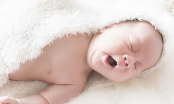 婴儿奶胖到底好不好 宝宝奶胖与肥胖的区别-八福集