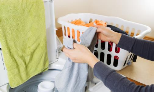 日常洗衣小技巧 让你轻松应对各种烦人的污渍-八福集