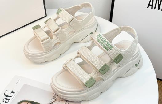 凉鞋泡水发臭原因是什么 凉鞋里面太滑怎么办-八福集