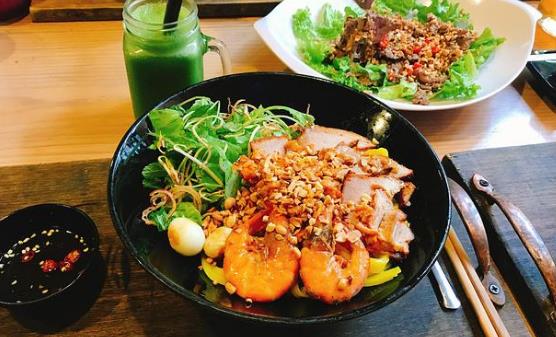 孕妇在外就餐 避开最常见的5大风险选对食物吃得健康-八福集