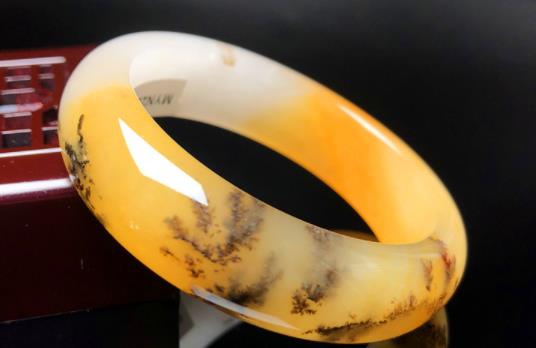 黄龙玉戴久了会有什么变化 黄龙玉如何保养-八福集