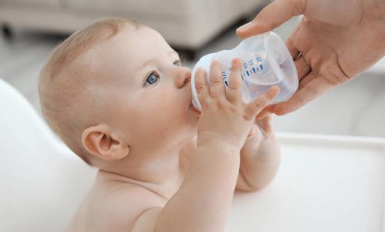 宝宝吃奶粉导致消化不良 看看你的宝宝是否消化不良-八福集