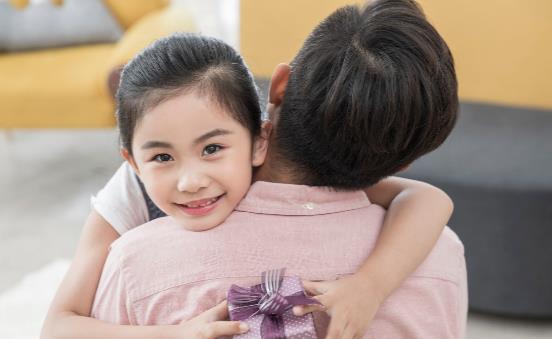 中国式逗小孩的六大陋习 中国式逗小孩应如何纠正-八福集