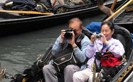 老年人出境游有的学问和窍门 不报低价团需量力而行-八福集