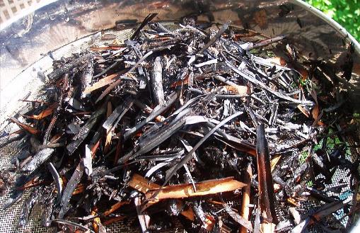 施草木灰对养花的好处 正确使用草木灰的窍门-八福集