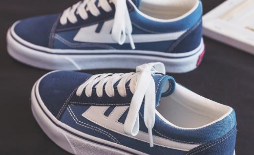 新鞋子的甲醛味怎么处理 新鞋子后跟磨脚有什么小妙招-八福集