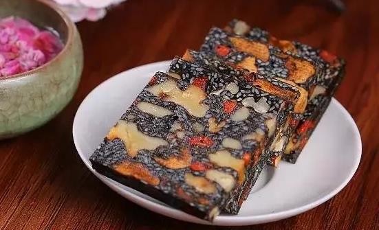 阿胶糕的功效与作用 食用阿胶糕要注意的五点-八福集