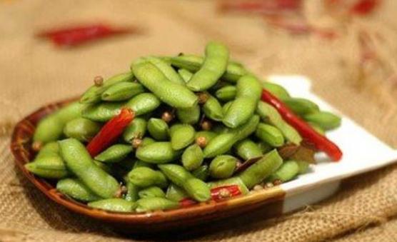 毛豆能改善脂肪代谢 毛豆的正确煮制方法-八福集