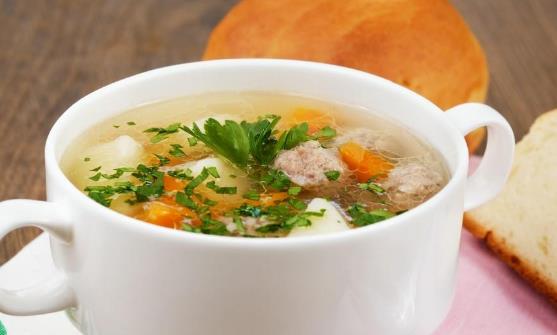关于喝汤的讲究 这6类人群不能随意喝汤