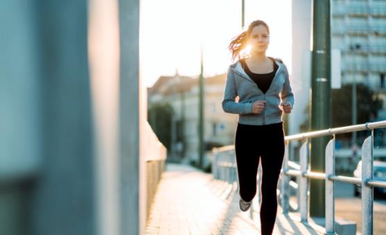 跑步会让我们活的更久 但并不是跑得越多就越好!