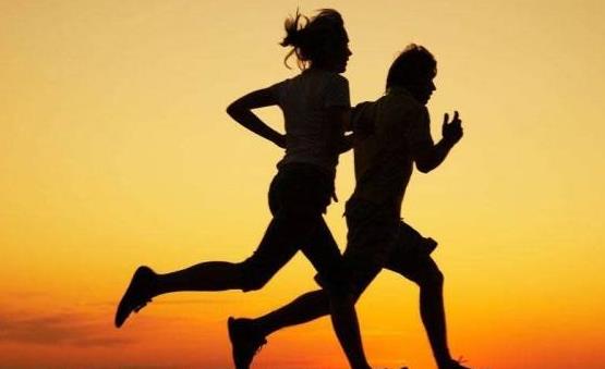 只要记住以下这八点 跑步不但不伤膝还能壮膝-八福集