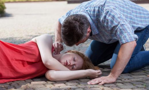 高温天气晕厥时有发生 预防中暑九大方法-八福集