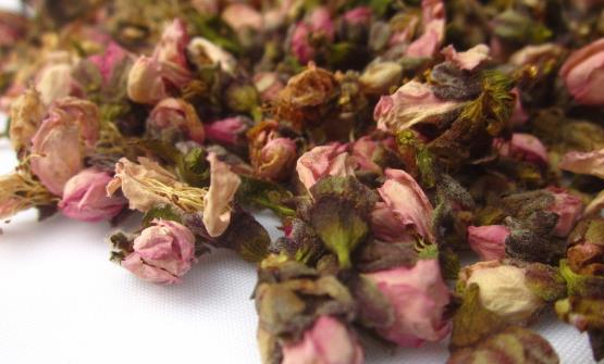 桃花扫除暗黄养就粉嫩颜 饮花茶滋养身体心情也会好-八福集