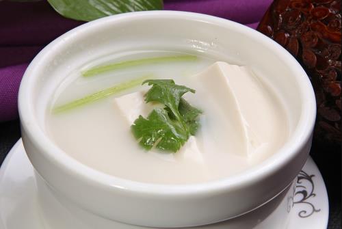 夏季补水就喝养生汤 有菜有肉有豆腐预防中暑-八福集