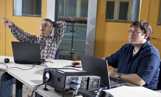 长期久坐带来的10大危害 缓解久坐的危害这样做-八福集