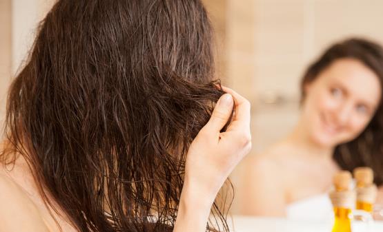 过度护理头发反而促进脱发 想要拥有乌黑秀发就这样做-八福集