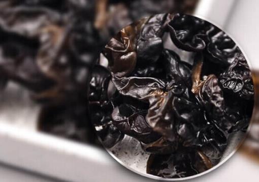 人造木耳的鉴别方法 吃了人造毒木耳会呕吐腹泻中毒-八福集