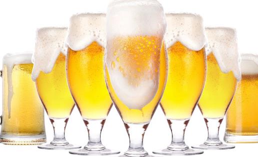 黑啤酒、黄啤酒,夏天应该喝哪种?不管好坏,喝酒别超过