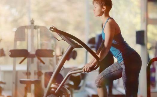 错误的呼吸节奏头晕缺氧 调整呼吸方式保持健身效果-八福集