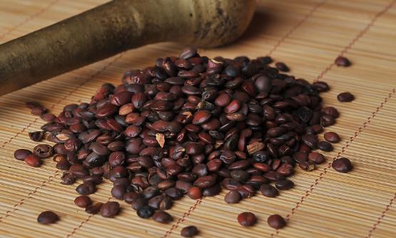 中药用来熬汤改善睡眠 六款滋补养生的安神汤-八福集