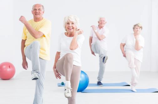 加强身体锻炼有益身心健康 盛夏酷暑运动锻炼须知-八福集