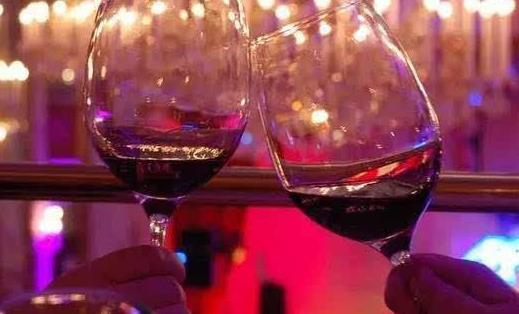 喝酒要注意的6个禁忌 想要解酒不妨多吃这5种食物-八福集