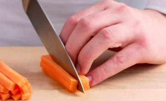 厨房中让人措手不及的突发状况 厨房烫伤急救的五字诀-八福集