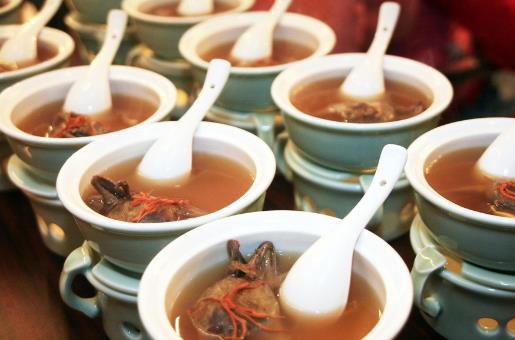 春季润肺汤女人要常喝 快来学学润肺汤的做法-八福集