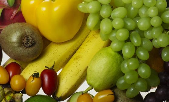 适合老年人吃的水果 老人吃水果的注意事项-八福集