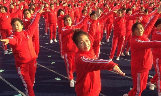 老人跳舞增强抵抗力愉悦心情 老年人跳舞要注意避免的事-八福集