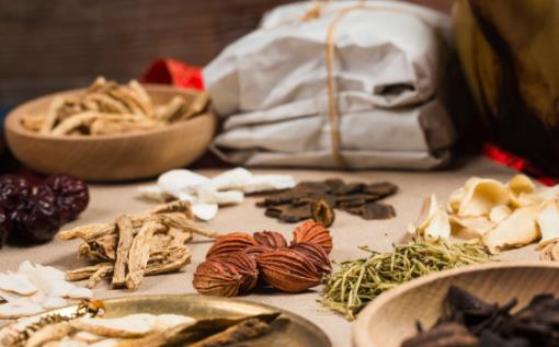 中药治疗疾病的好处多 吃中药的九大禁忌-八福集