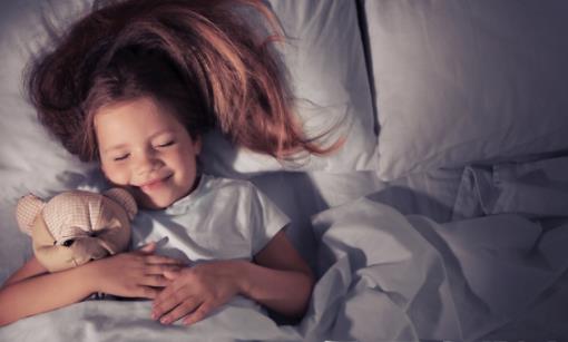 不良的睡眠习惯对身体健康不利 孩子的最佳睡眠时间-八福集