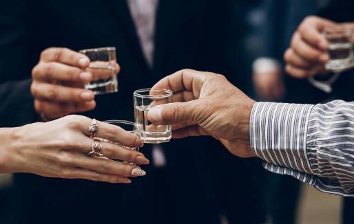 职场应酬 不输别人又不伤身体的饮酒十个原则-八福集