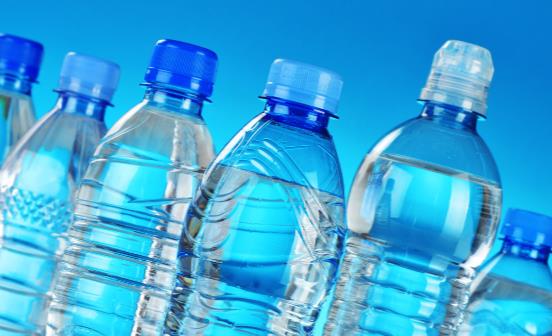 多喝水不如会喝水 老人养生喝好三杯水-八福集