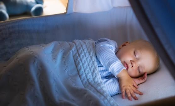 晚上睡觉磨牙是身体出问题的警报  四大治疗睡觉磨牙方法-八福集