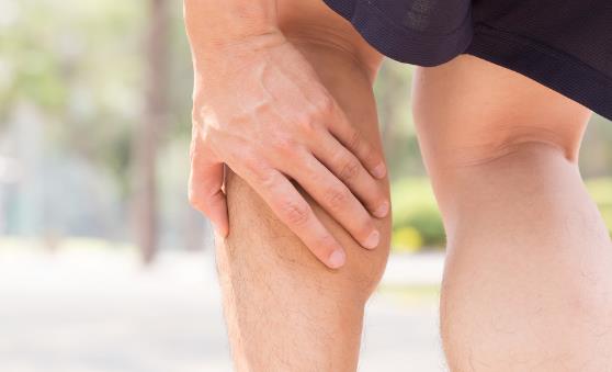 老人腿抽筋的八个原因 老人腿抽筋的缓解方法-八福集