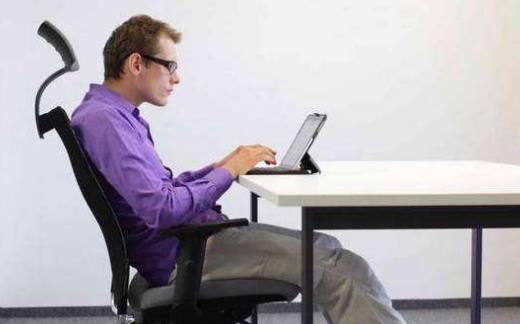 上班族不正确的坐姿易引发腰肌劳损 预防胜于治疗-八福集