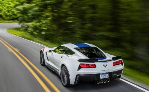 科学的驾驶姿势你知道吗? 途驾车时应注意哪些问题呢