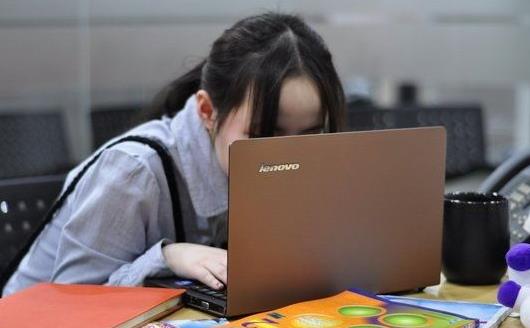 和电脑亲密接触带来眼涩眼痒 舒缓眼痒的7种方法-八福集